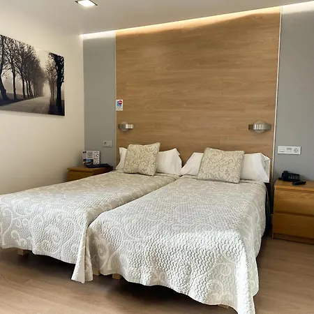 Tirol Hotel 2*